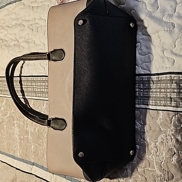 Kate Spade purse - Picture 2 of 6